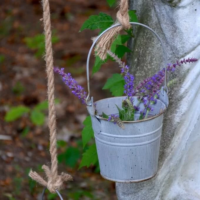 Peacock Park Pulley Bucket Planter